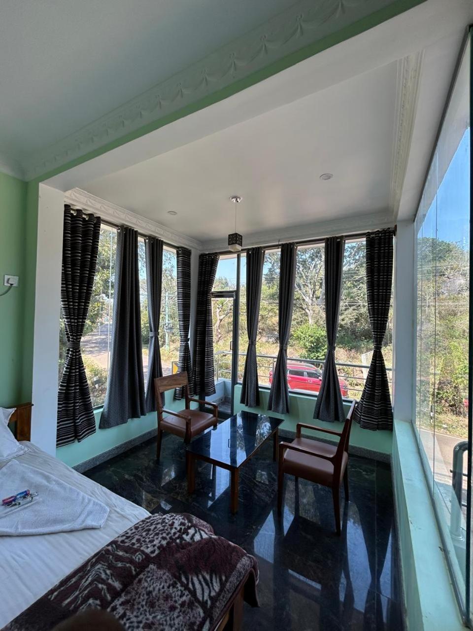 Yelagiri Goldhill Resort Екстер'єр фото